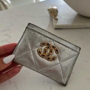 Authentic Chanel wallet with its original box - USED